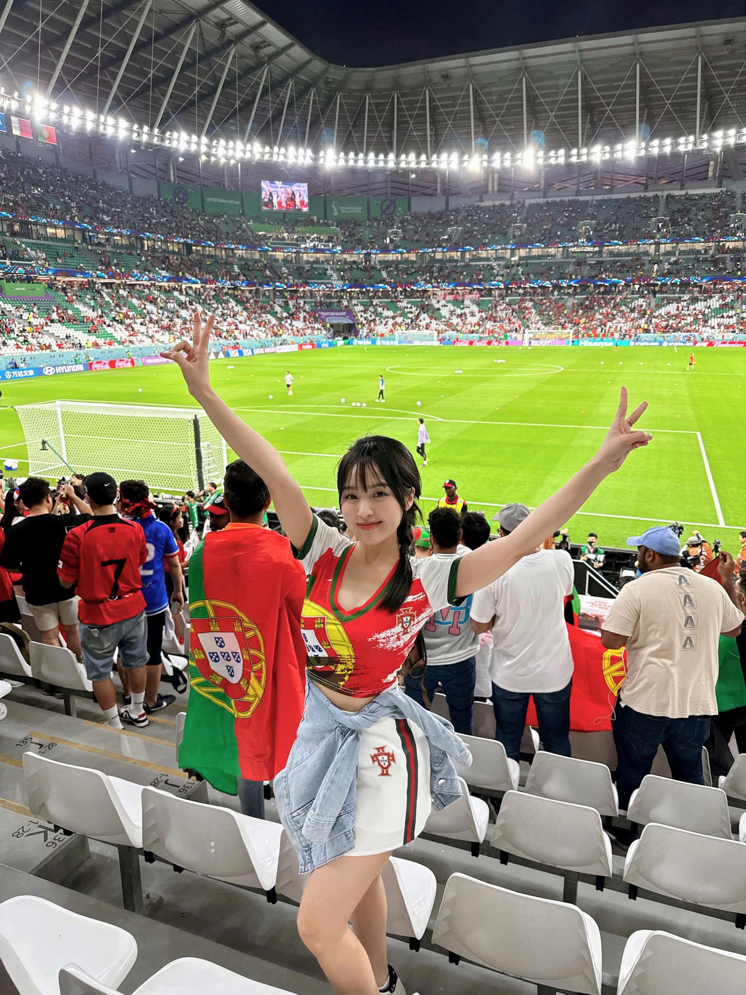 Hot girl &#34;mặc áo đội nào đội đó về nước&#34; lên tiếng khi fan Messi &#34;ngỏ lời&#34; - 4