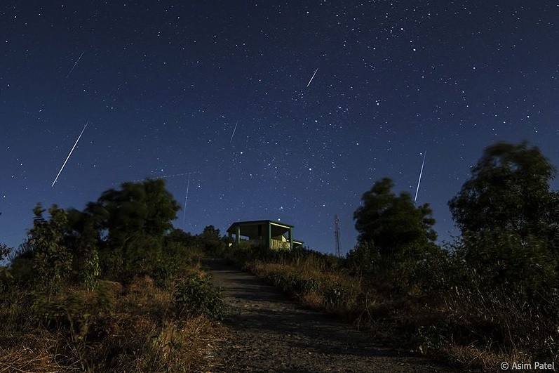 &nbsp;Mưa sao băng Geminids là 1 trong 2 trận mưa sao băng lớn và đẹp nhất năm. Ảnh minh họa Asim Patel