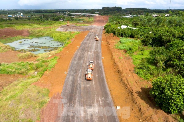 Dự án cao tốc Dầu Giây - Phan Thiết là một trong những dự án trọng điểm quốc gia, có ý nghĩa quan trọng đối với sự phát triển kinh tế xã hội của tỉnh Bình Thuận, Đồng Nai và các tỉnh, thành lân cận.