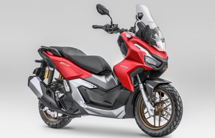 ADV 160: Xe ga &#34;hầm hố&#34; của Honda có gì để vượt qua &#34;người tiền nhiệm&#34;? - 2