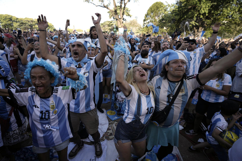 Argentina sẽ đối đầu với Ma Rốc hoặc Pháp ở trận chung kết World Cup.