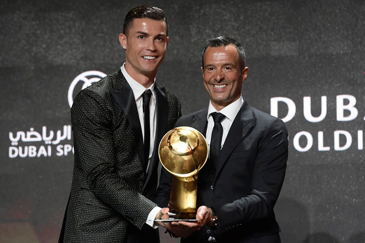 Tờ AS cho rằng CR7 và người đại diện của mình, siêu cò Jorge Mendes đang nảy sinh mâu thuẫn ngày càng tăng