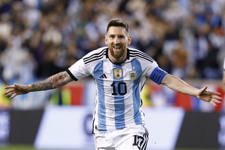 Trong đội hình của Argentina, Messi là gương mặt nổi bật và nhận được nhiều kỳ vọng của người hâm mộ.
