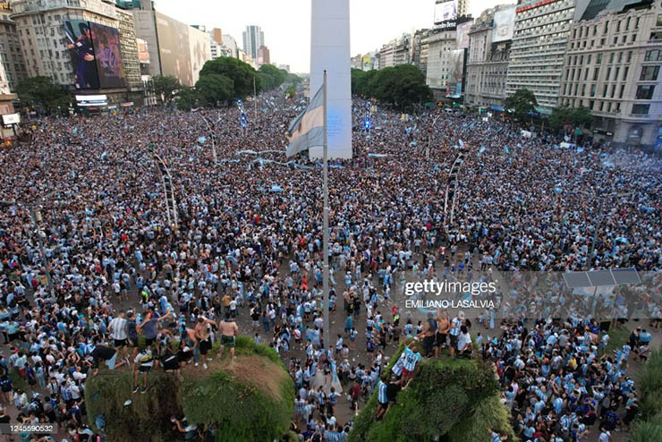 Biển người tạo ra không khí lễ hội ở thành phố&nbsp;Buenos Aires