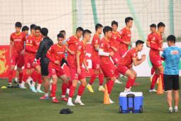 Quang Hải tập sung, sẵn sàng đấu Lào trận ra quân AFF Cup