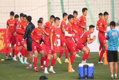 Quang Hải tập sung, sẵn sàng đấu Lào trận ra quân AFF Cup