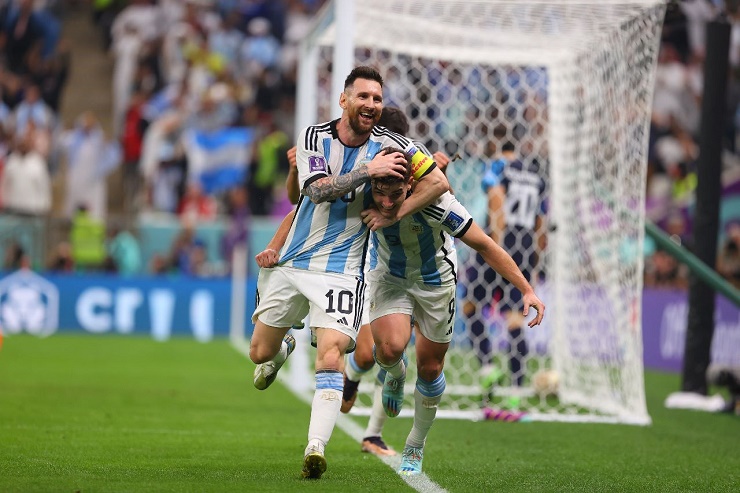 Messi -&nbsp;Alvarez là hai cái tên chơi nổi bật nhất của&nbsp;Argentina