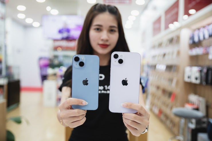 Giá iPhone tháng 12 có xu hướng giảm so với tháng trước. (Ảnh minh họa)