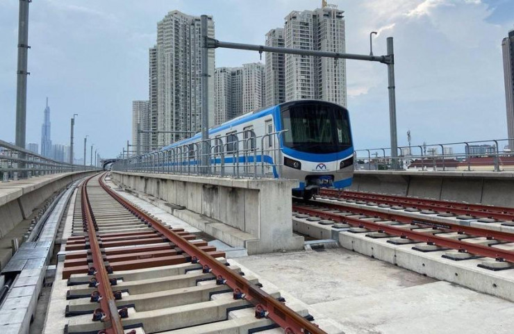 Hiện đoàn tàu metro số 1 đã được kéo về ga Bình Thái để sẵn sàng cho đợt chạy thử đoạn trên cao. Ảnh: MAUR.