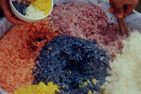 Xôi 7 màu vùng Tây Bắc làm từ những nguyên liệu gì, hương vị thơm ngon thế nào mà được tạp chí quốc tế ca ngợi?