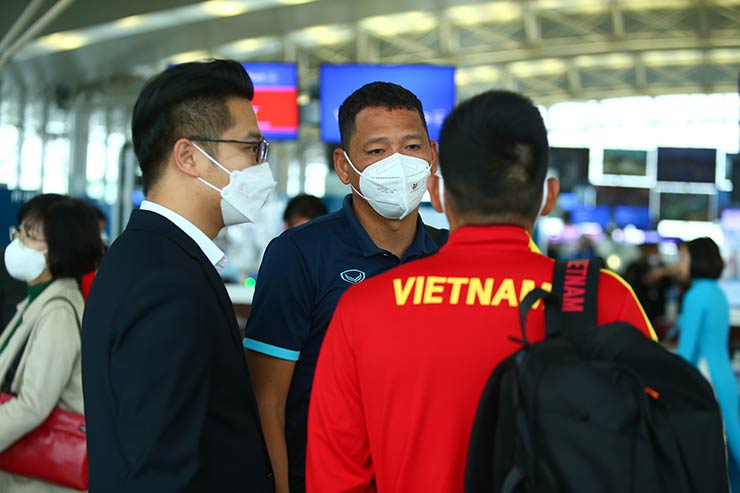 ĐT Việt Nam đến Lào đấu AFF Cup: Thầy Park lo vì 2 trò cưng mắc Covid-19 - 6