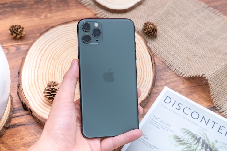 iPhone 11 Pro Max chỉ còn từ 11,59 triệu đồng.