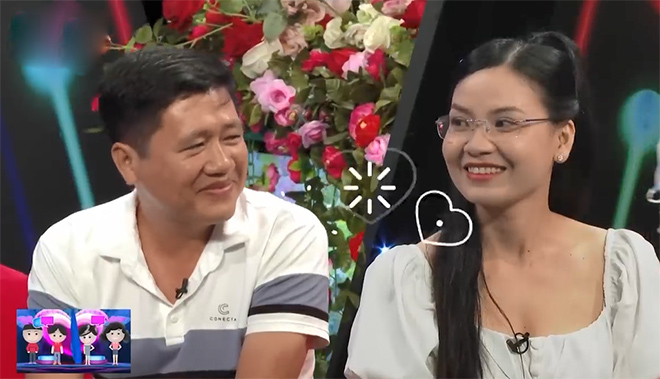 Mở rào gặp gỡ, cặp trai tài gái sắc đều có thiện cảm dành cho đối phương. Sau khi tặng nhau món quà lần đầu gặp mặt, cả hai trò chuyện rất thoải mái về quan điểm tình yêu cũng như hôn nhân.