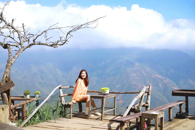 Khung cảnh hùng vĩ, nên thơ.