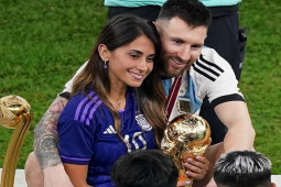 Hình ảnh Messi ăn mừng vô địch World Cup cùng vợ và 3 con trai