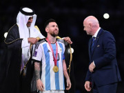 Đàn ông - Ý nghĩa về chiếc áo choàng Quốc vương Qatar tự tay mặc cho Messi hiếm có trong lịch sử