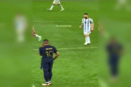 Hành động của Messi và Mbappe trong trận chung kết gây sốt cộng đồng mạng