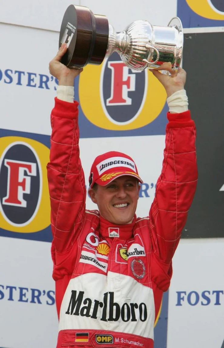 Michael Schumacher (F1). Huyền thoại người Đức sở hữu 7 chức vô địch thế giới và giờ đã bị hậu bối Lewis Hamilton (Anh) san bằng kỷ lục, nhưng không ai có thể phủ nhận tài năng và tầm ảnh hưởng hàng đầu của cựu siêu sao 53 tuổi.