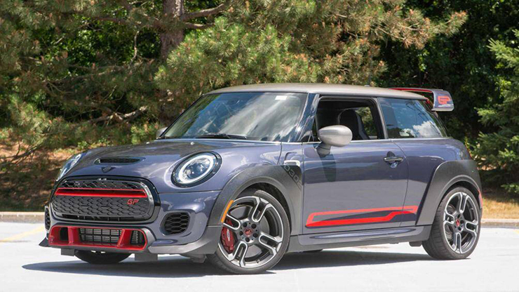 8. MINI JCW GP (tăng tốc từ 0-100 km/h trong 5,2 giây)
