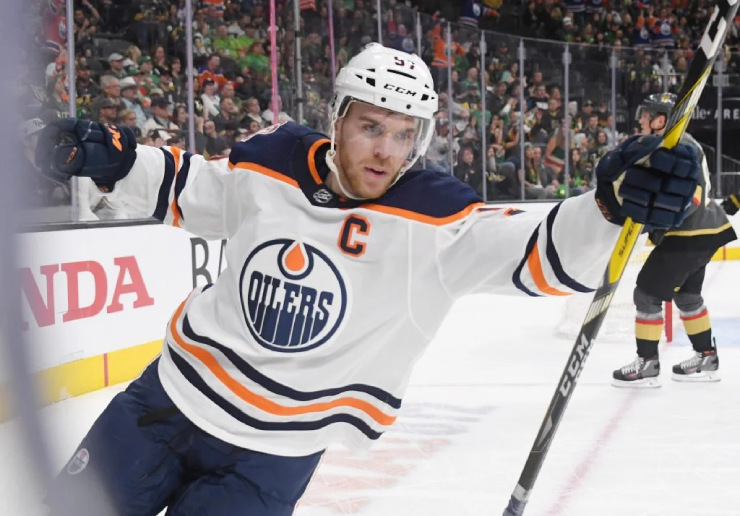 3. Connor McDavid, cầu thủ khúc côn cầu người Canada