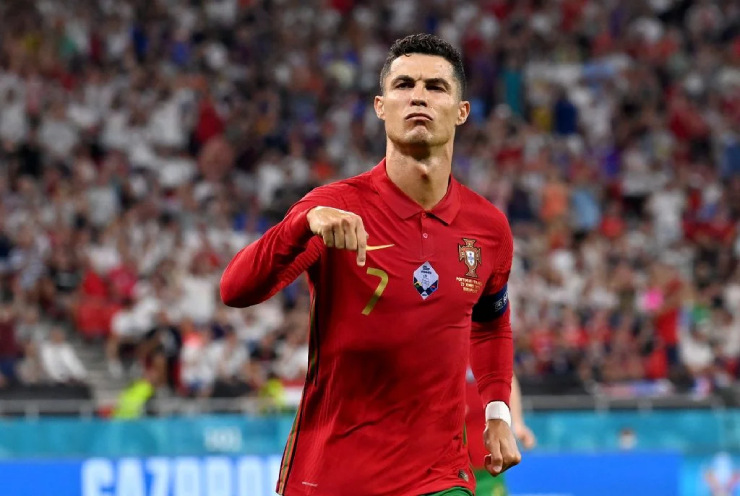 4. Cristiano Ronaldo, cầu thủ bóng đá người Bồ Đào Nha