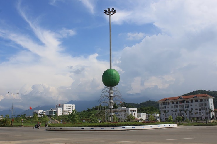 Trong những năm qua, Lào Cai phát triển nhanh, tốc độ tăng trưởng kinh tế liên tục duy trì ở mức cao, bình quân giai đoạn 1991 - 2020 đạt khoảng 10%/năm.
