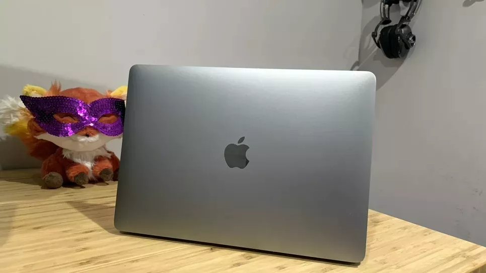 MacBook Pro M2 (13 inch).