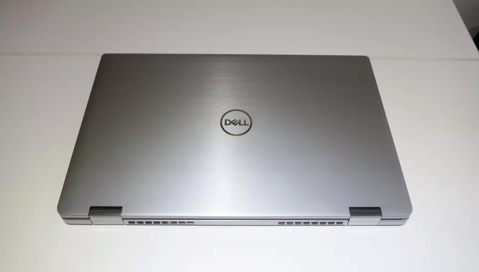 Dell Latitude 9520 2 trong 1.