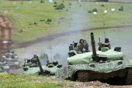Căng thẳng leo thang, Tổng thống Serbia lệnh quân đội sẵn sàng chiến đấu
