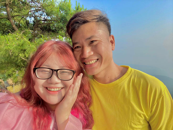 Cặp đôi hơn kém nhau 19 tuổi