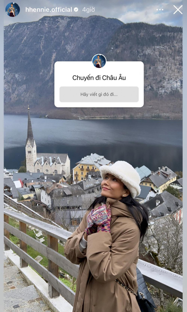 H'Hen Niê "check-in" tại thị trấn Hallstatt, Áo.