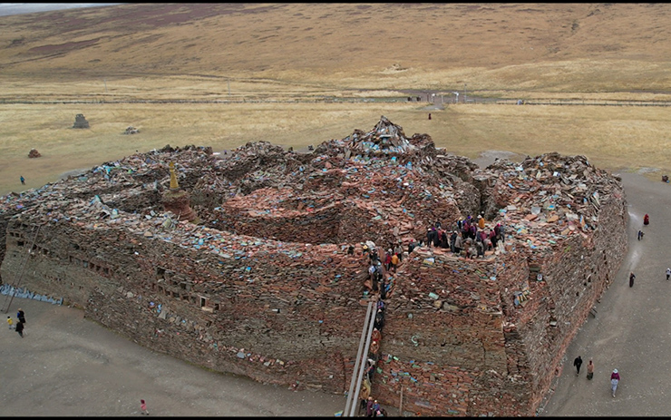 Trải qua hàng nghìn năm mưa gió, pháo đài này vẫn nằm vững chắc trên cao nguyên 4000m.
