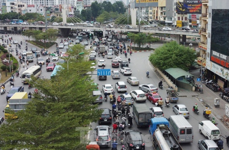 Trong khi chiều đường Vành đai 2 - Trường Chinh - Láng qua nút ùn tắc thì các chiều đường khác đổ về nút như Tây Sơn, Nguyễn Trãi lại khá thông thoáng.