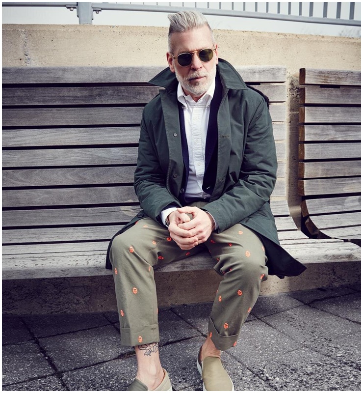 Nick Wooster, 62 tuổi, là nhà tư vấn thời trang người Mỹ. Ông từng làm việc với chuỗi cửa hàng Barneys New York, Bergdorf Goodman và Neiman Marcus.
