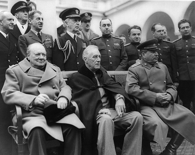 Các nhà lãnh đạo: Winston Churchill, Franklin Roosevelt và Joseph Stalin ở Livadia