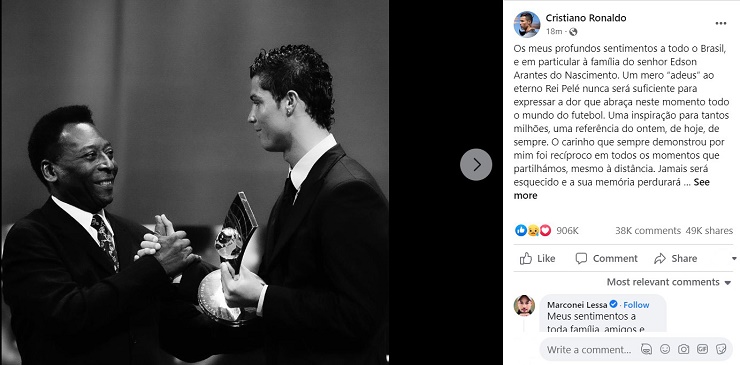 Ronaldo là một trong những cầu thủ đầu tiên viết tâm tri ân Pele