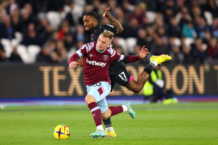 West Ham thất bại khá dễ dàng trước Brentford