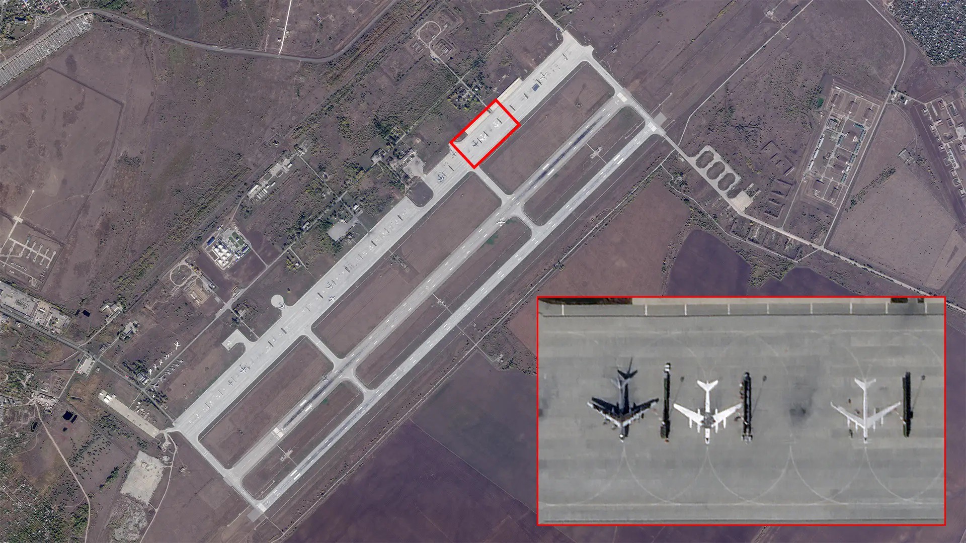 Sân bay quân sự Nga dùng cách mới để phòng chống UAV? - 1