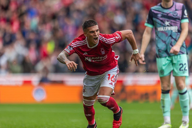 Dominguez giữ lại 1 điểm cho&nbsp;Nottingham Forest