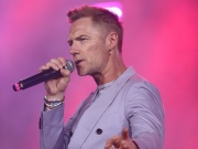 Nhạc - Ronan Keating (Boyzone) đưa hàng nghìn khán giả &quot;say&quot; trong loạt hit gắn liền thanh xuân