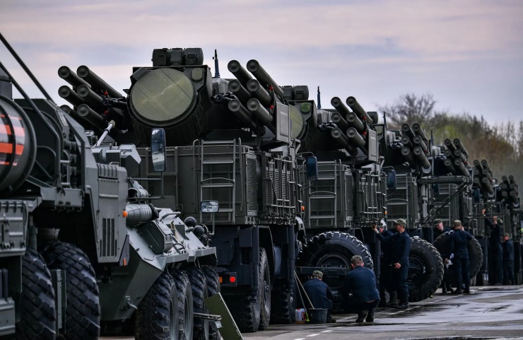 Chuyên gia Mỹ tiết lộ dần vũ khí tối tân của Nga trong cuộc xung đột với Ukraine - 1
