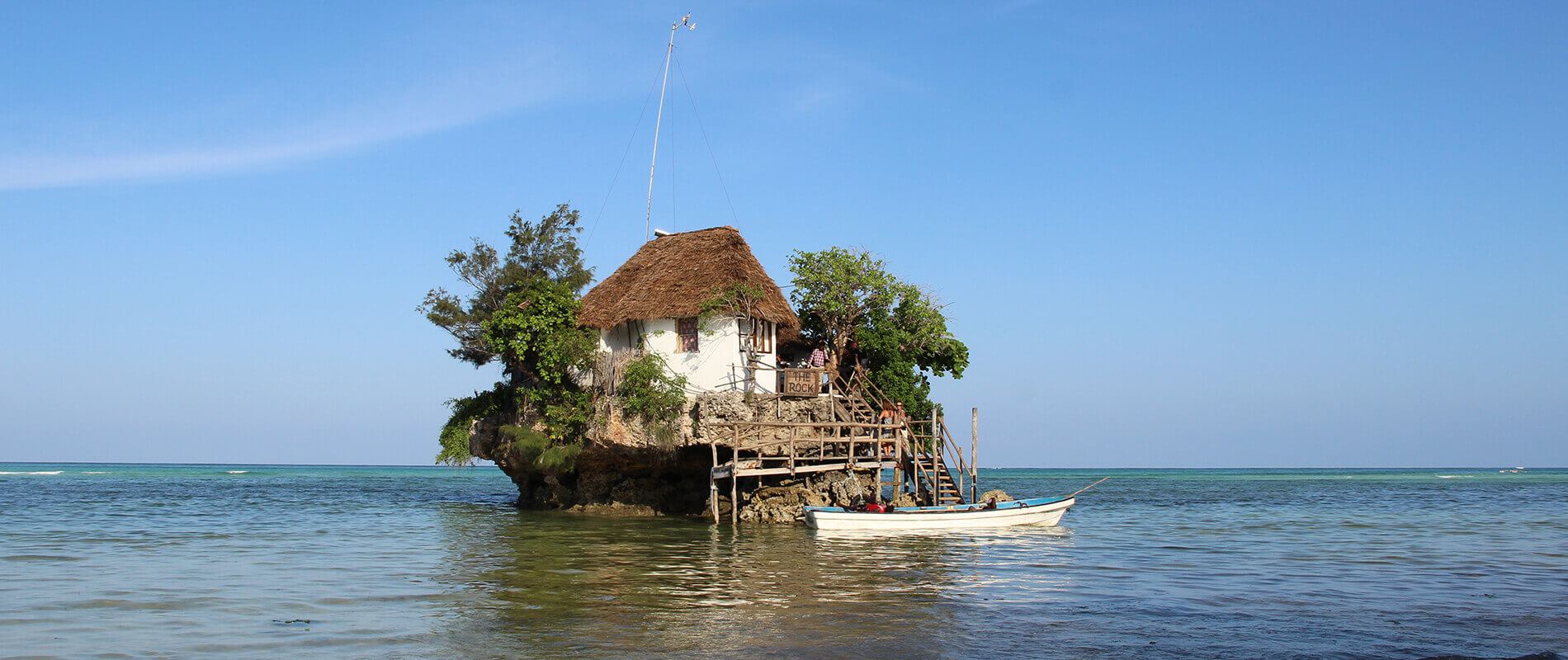 Nhà hàng nằm trên tảng đã giữa biển, khung cảnh đẹp đến mức “nghẹt thở” - 1