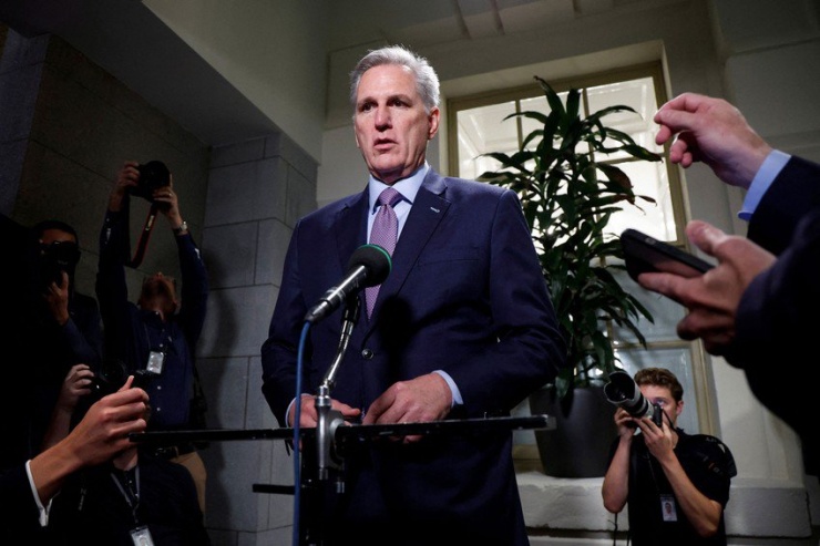 Hạ nghị sĩ đảng Cộng hòa Kevin McCarthy hôm 3-10. Ảnh: Jonathan Ernst/REUTERS