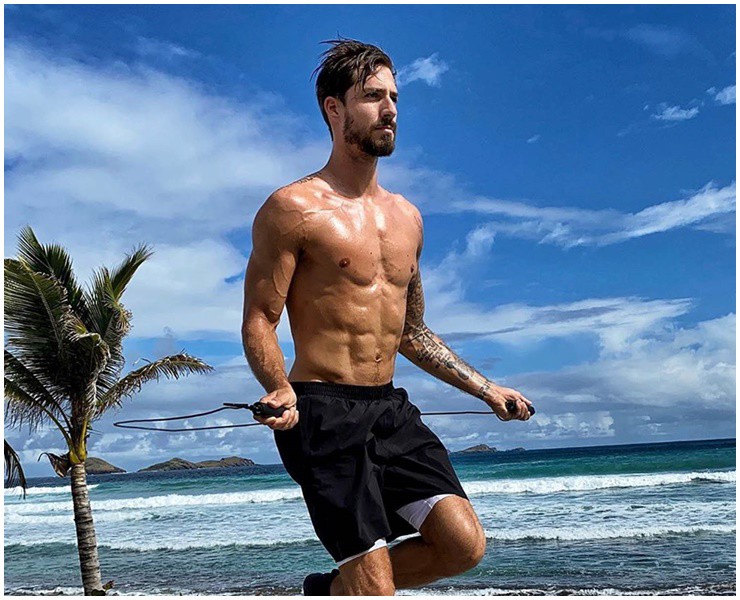 Body hoàn hảo của Kevin Trapp khiến nhiều người mê đắm.