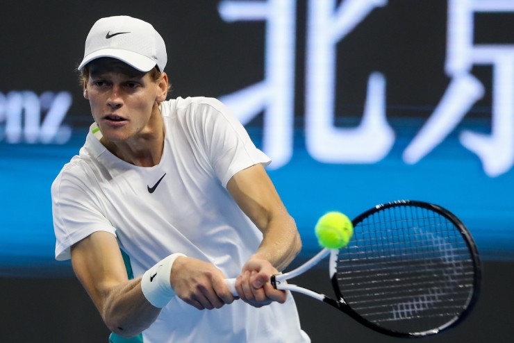 Sinner đánh bại Medvedev để đăng quang China Open