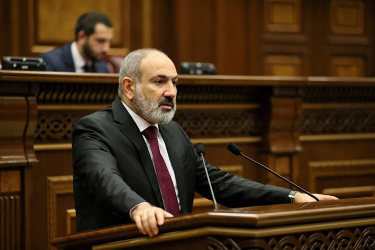 Thủ tướng Armenia Nikol Pashinyan trong một lần phát biểu trước quốc hội. Ảnh: Reuters