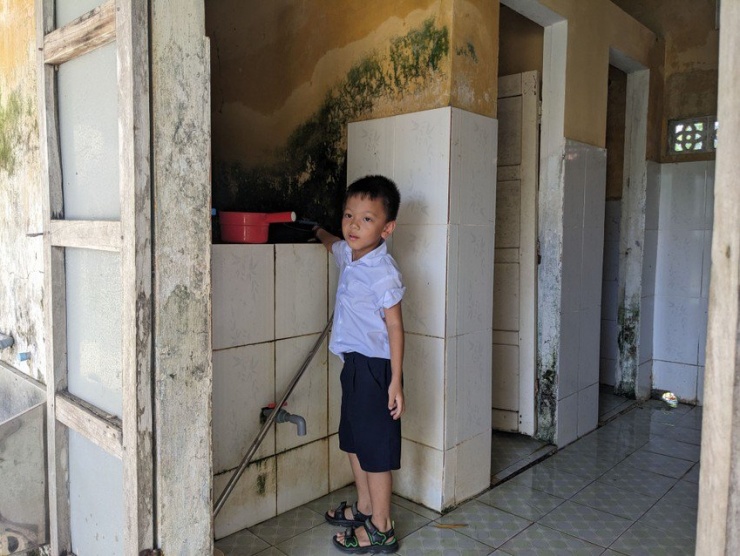 Vụ trường học ở Quảng Trị vận động sửa nhà vệ sinh: Yêu cầu trả lại tiền - 1