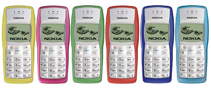 Nokia 1100 (2005)&nbsp;là điện thoại GSM cơ bản.&nbsp;Nokia tuyên bố vào năm 2011 rằng chiếc điện thoại này từng thuộc sở hữu của 250 triệu ngườ và khiến&nbsp;nó trở thành chiếc điện thoại phổ biến nhất thế giới vào thời điểm đó. Đây cũng là chiếc điện thoại di động bán chạy nhất trong lịch sử.
