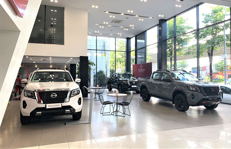 Nissan Việt Nam tung ưu đãi 100% phí trước bạ cho Almera và Navara - 1