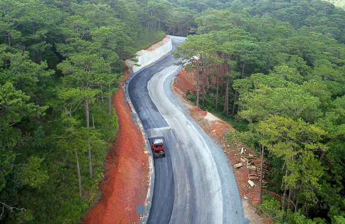 Hình ảnh đèo Prenn uốn lượn qua núi, sắp đưa 3 km vào lưu thông - 10